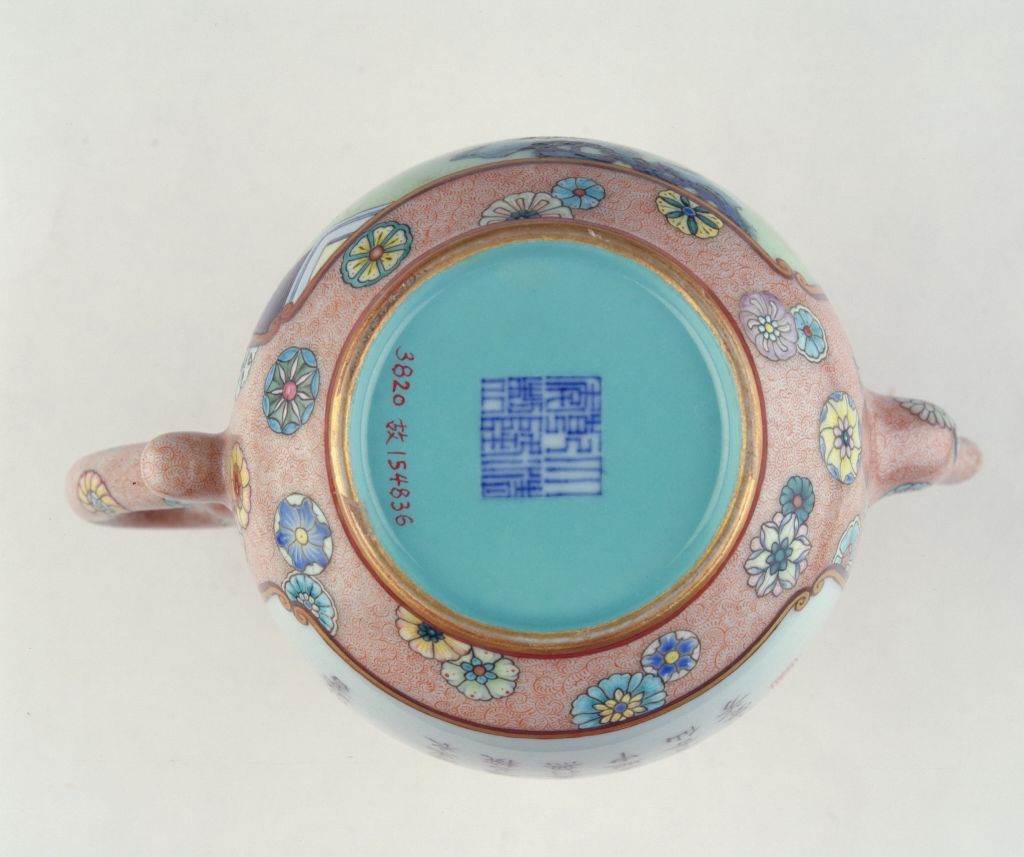 图片[3]-Pastel colored illuminated figure teapot-China Archive